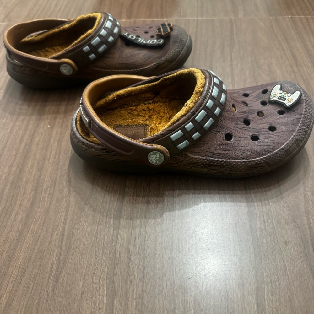 Crocs Star Wars Chewbacca Classic Lined Clog Espresso 2023 Size M5‎ / W7 Jibbetz - Picture 3 of 7